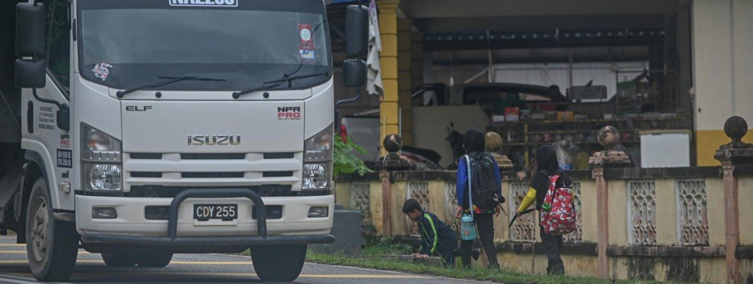 Ibu bapa bimbang keselamatan anak ke sekolah